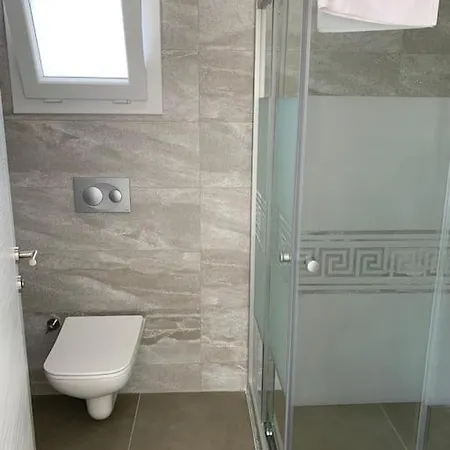 Vilă Gunes *